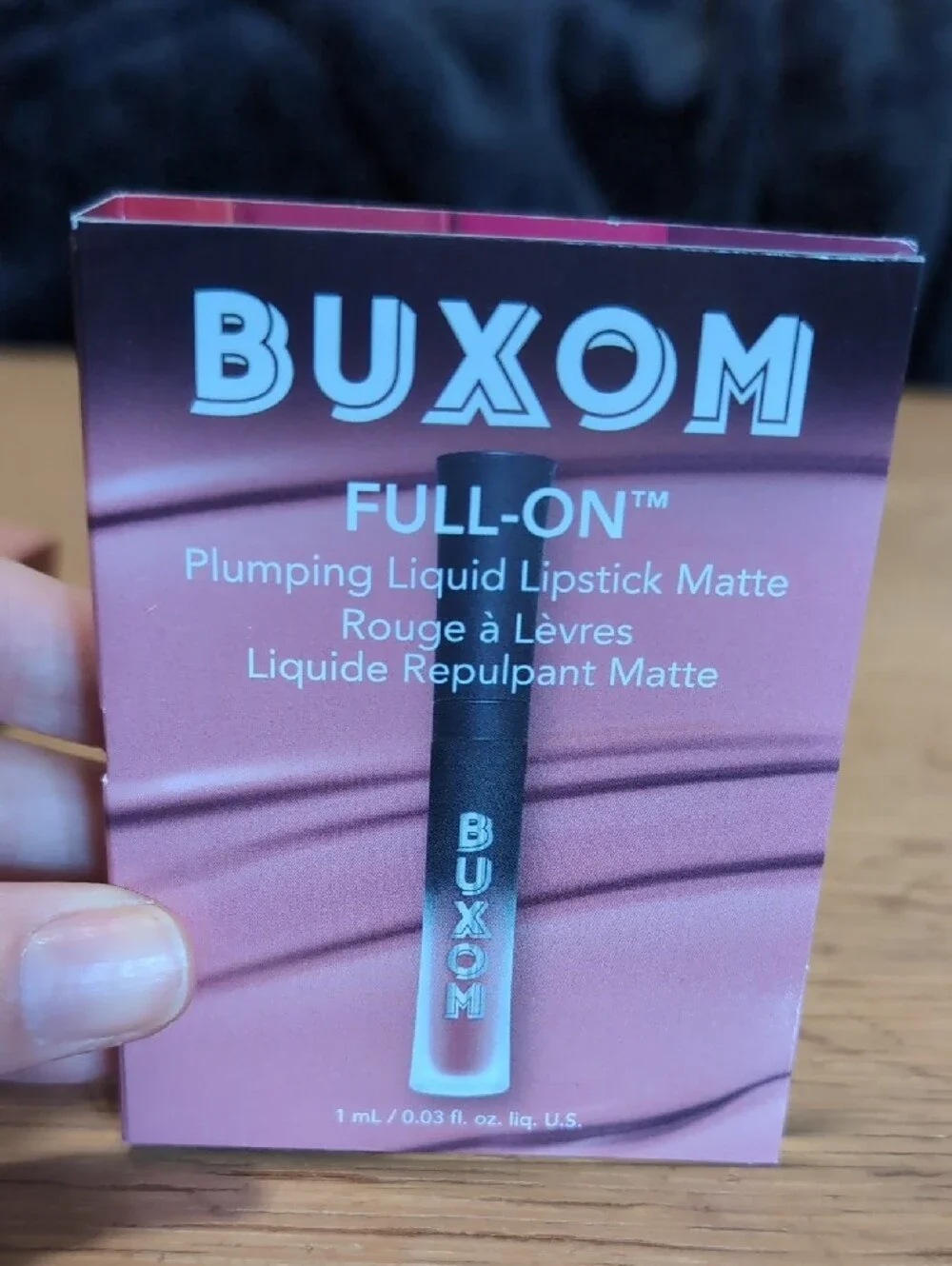 Buxom plumping lip